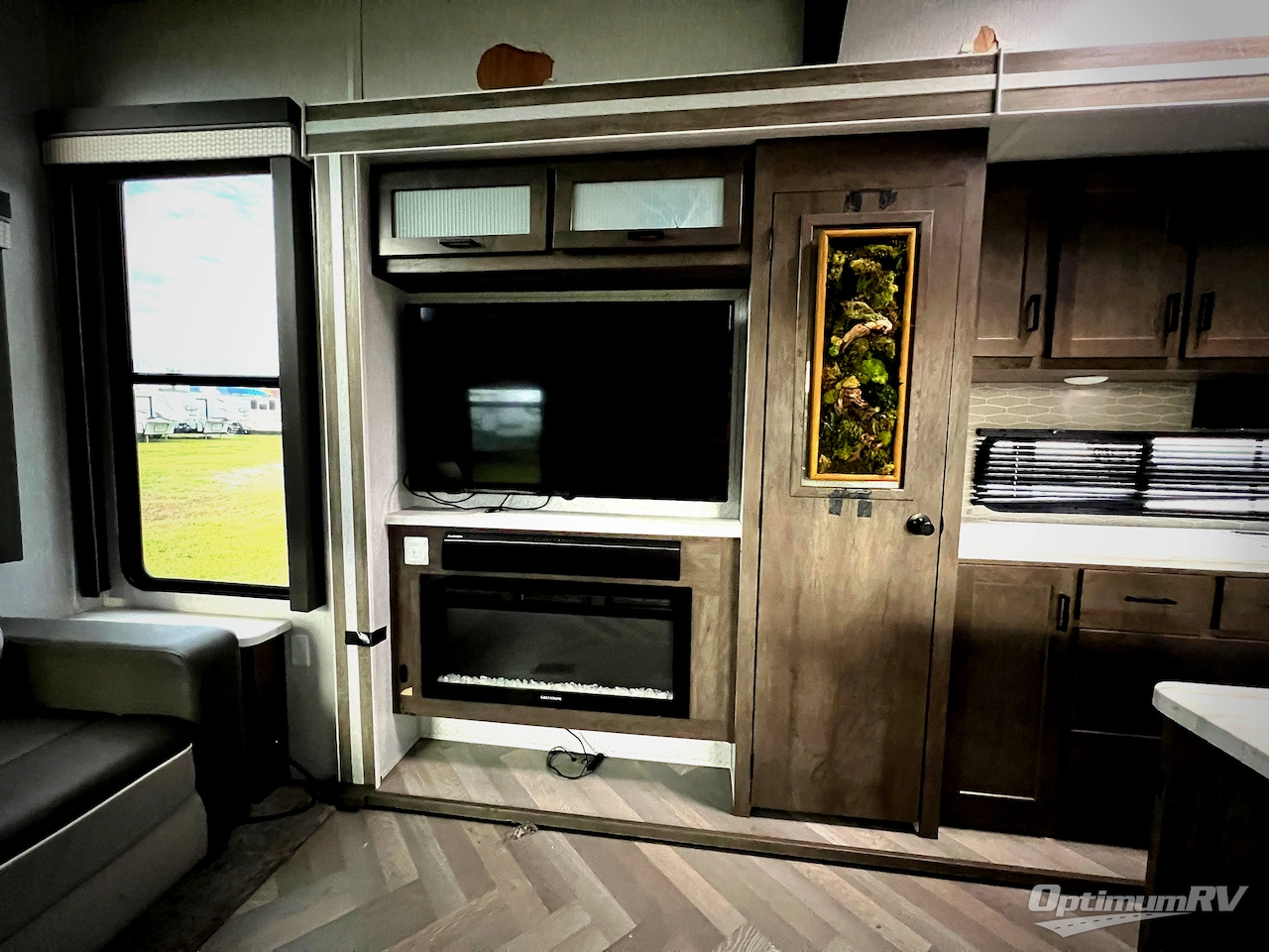 2022 Forest River Wildwood Grand Lodge 42DL Photo 7