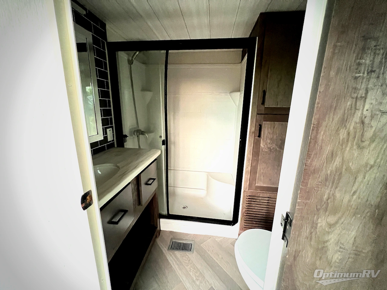 2022 Forest River Wildwood Grand Lodge 42DL Photo 22