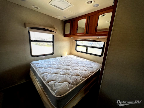 2017 Jayco Greyhawk 31FS RV Photo 4