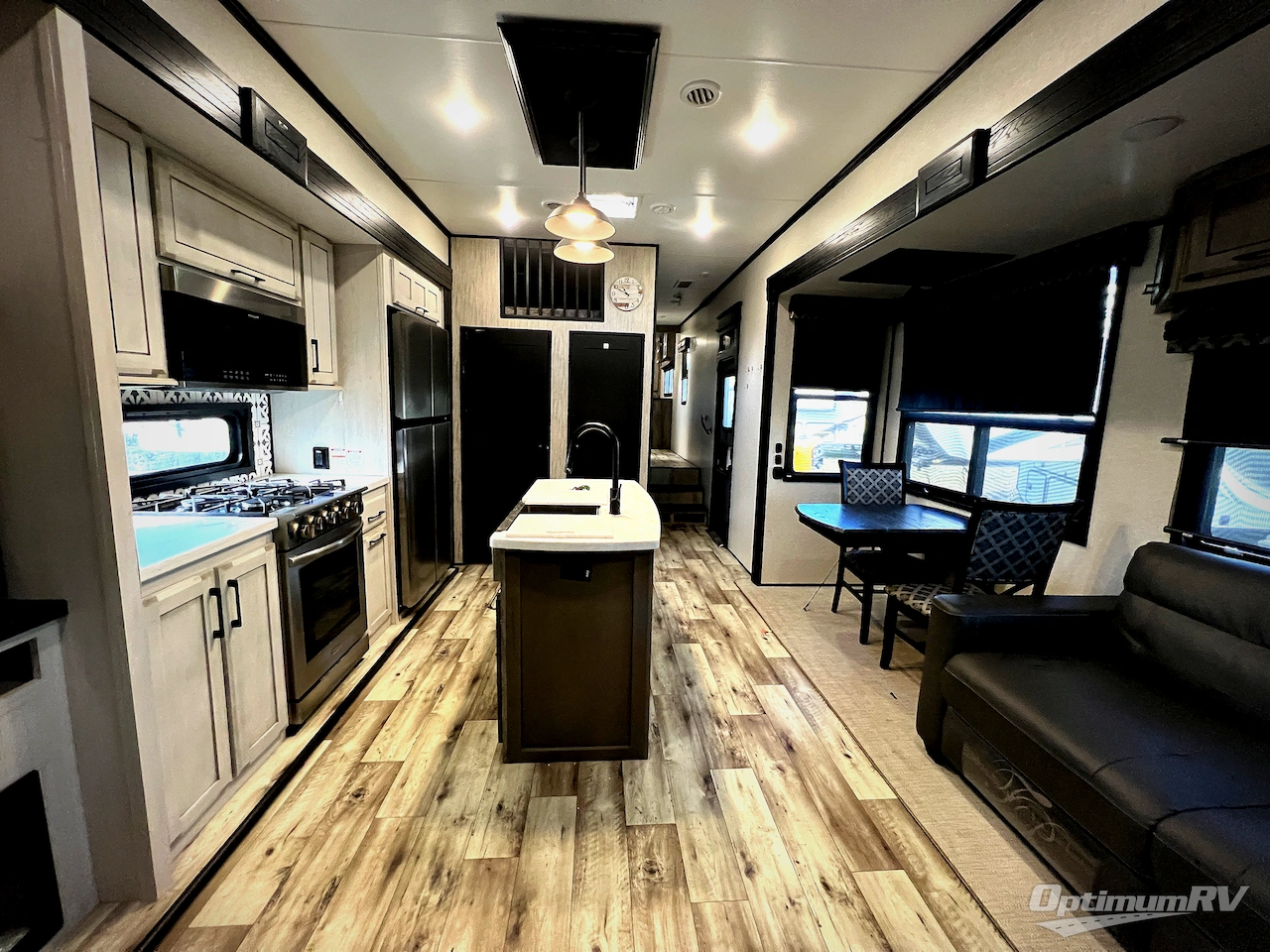 2022 KZ Durango Gold G382MBQ Photo 4