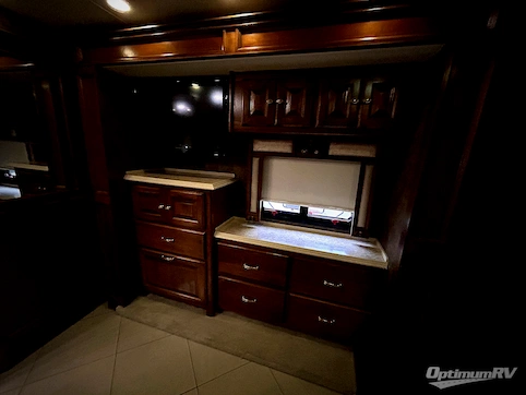 2012 Tiffin Phaeton 42QB RV Photo 4