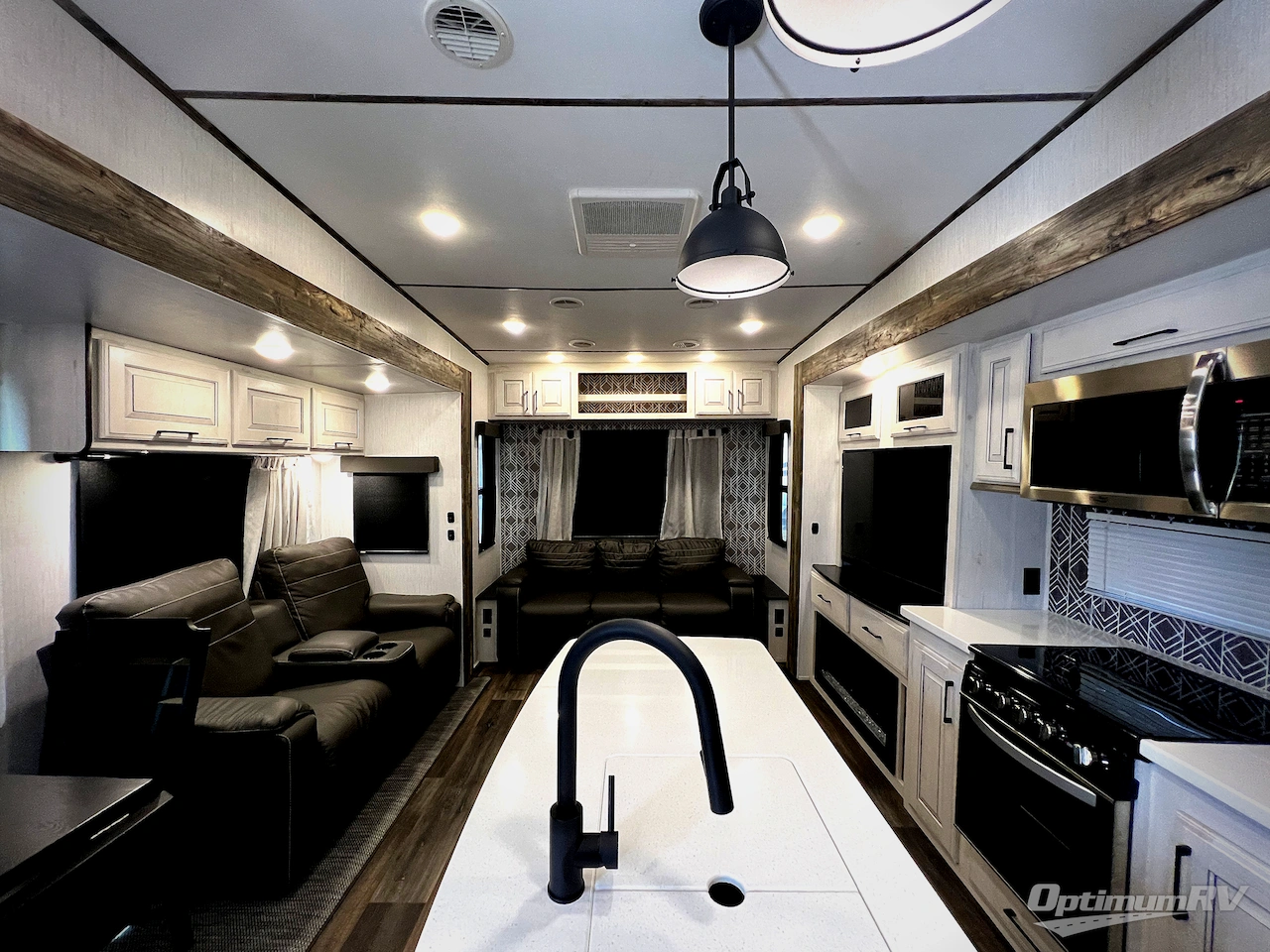 2021 Heartland Bighorn Traveler 32RS Photo 4