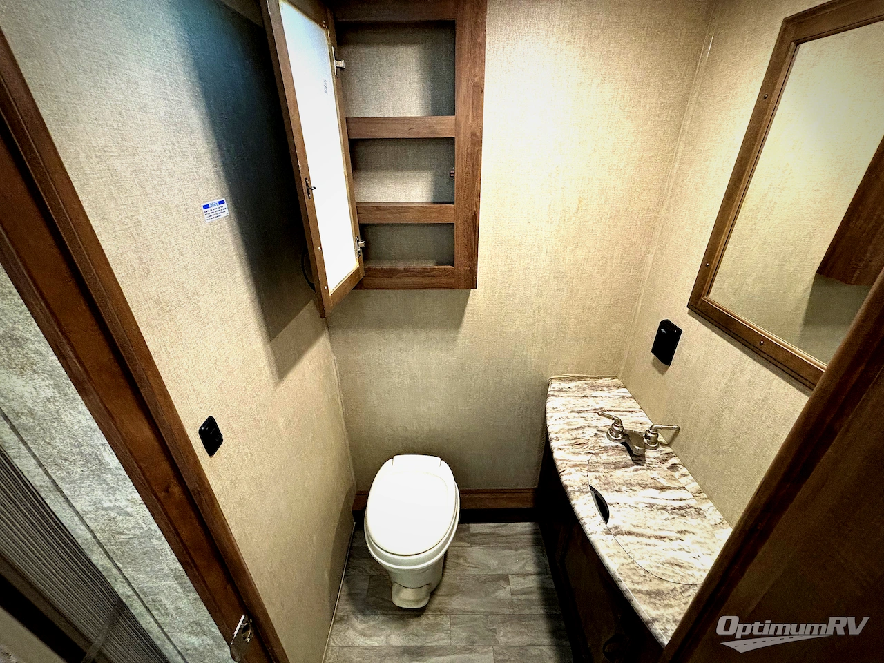 2018 Gulf Stream Conquest Class C 6314 Photo 13