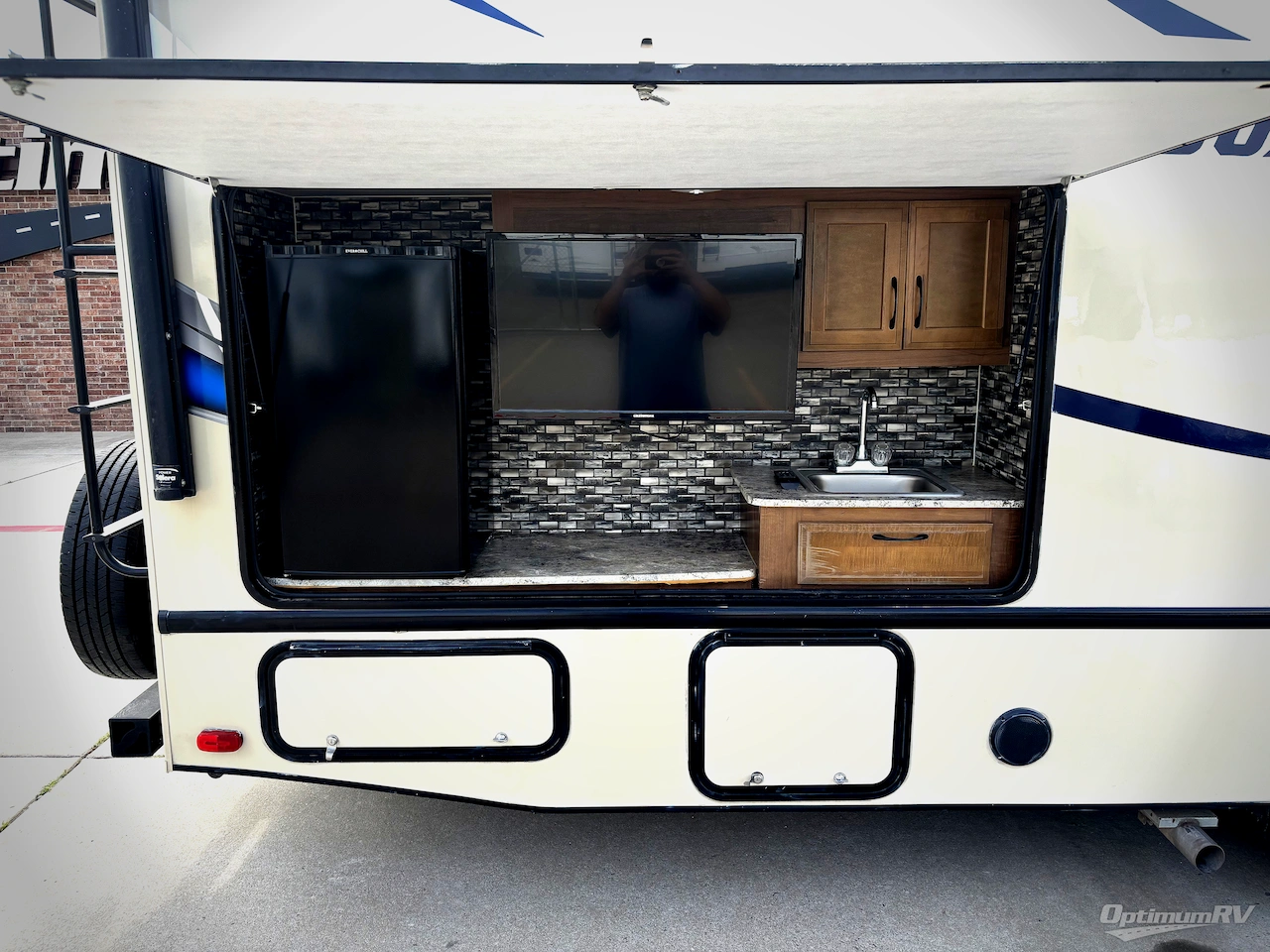 2018 Gulf Stream Conquest Class C 6314 Photo 18
