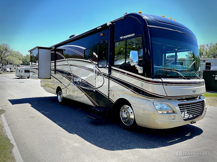 2014 Fleetwood Southwind 34A RV Photo 1