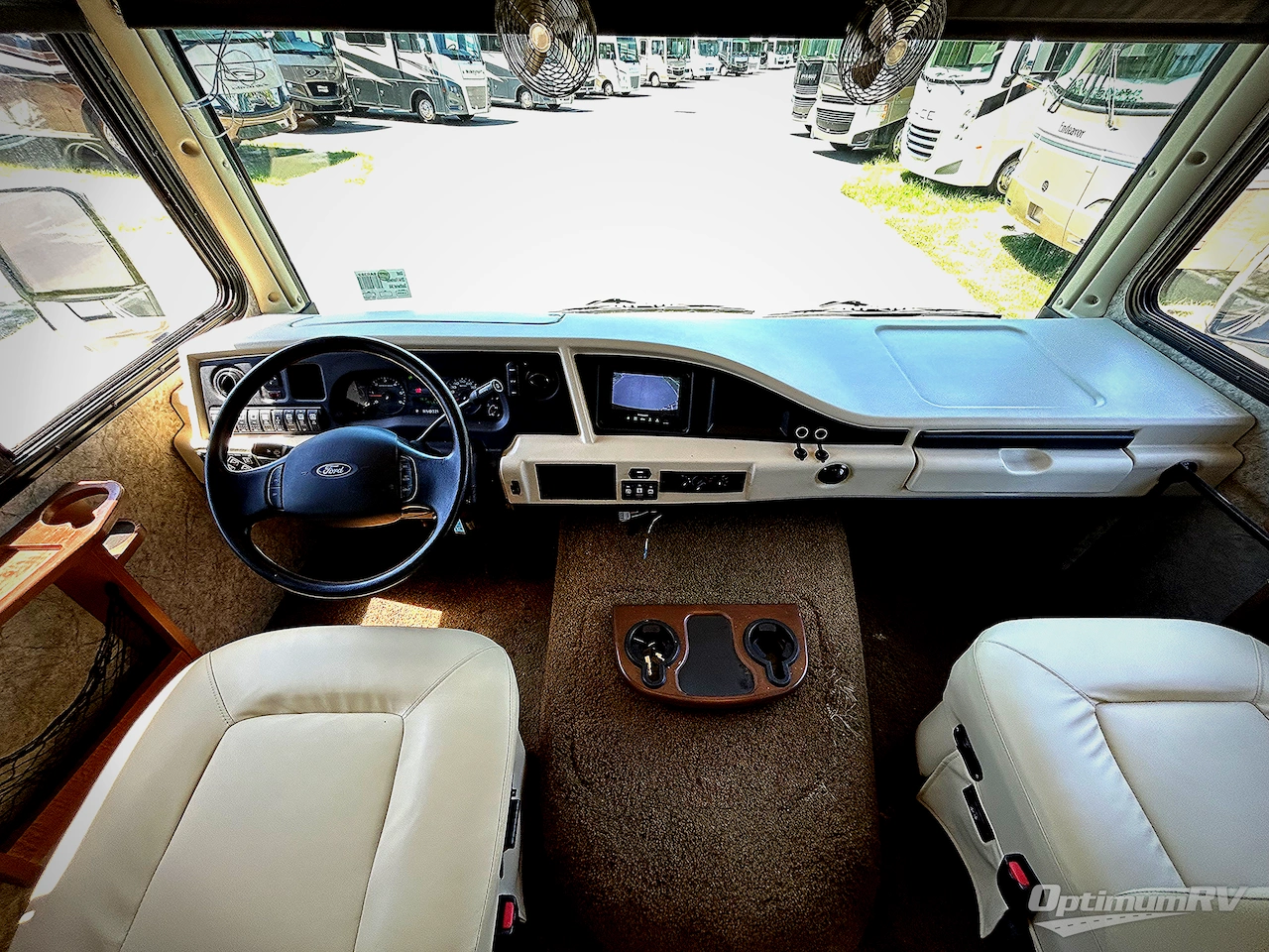 2014 Fleetwood Southwind 34A Photo 8