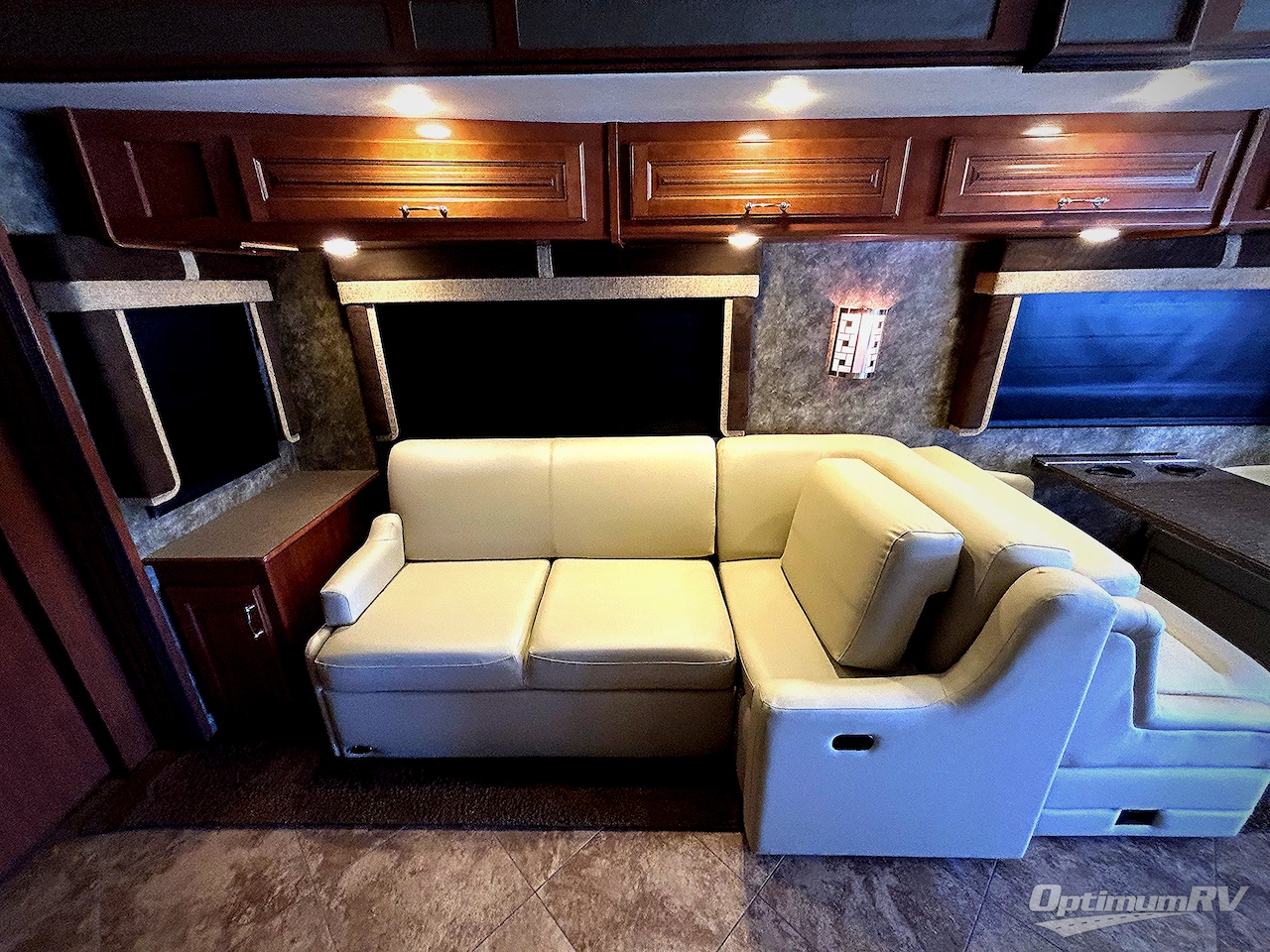 2014 Fleetwood Southwind 34A Photo 12