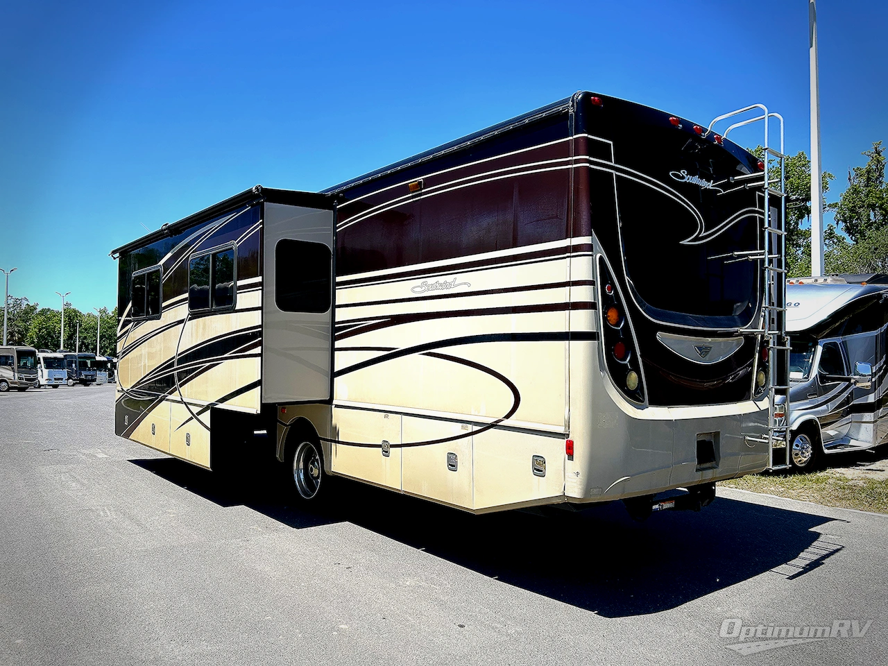 2014 Fleetwood Southwind 34A Photo 3