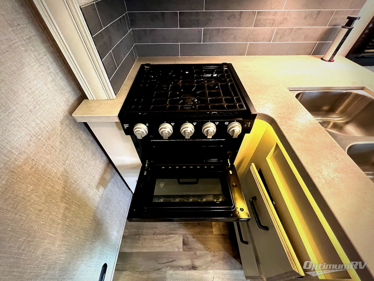 2023 Entegra Odyssey 27U Photo 14