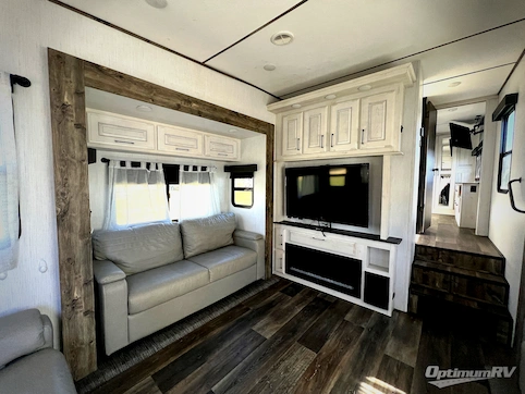 2021 Heartland Bighorn Traveler 33RKS RV Photo 2