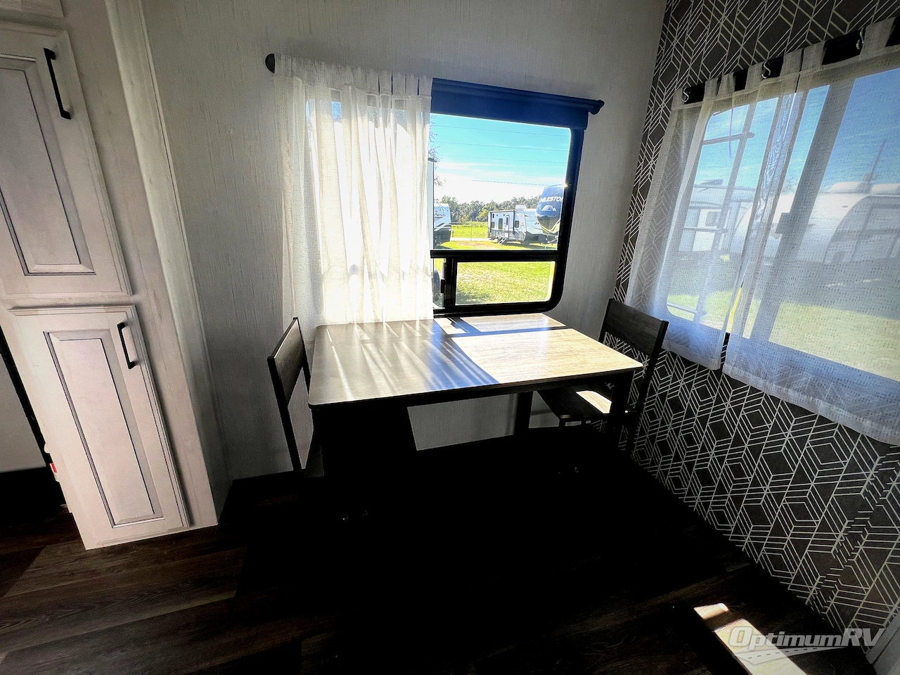 2021 Heartland Bighorn Traveler 33RKS Photo 9