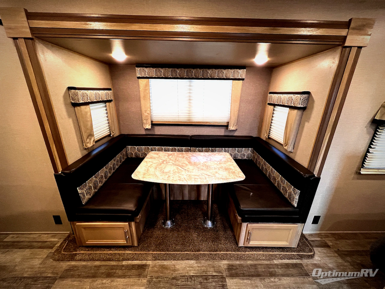 2021 Coachmen Catalina Legacy 323BHDSCK Photo 6