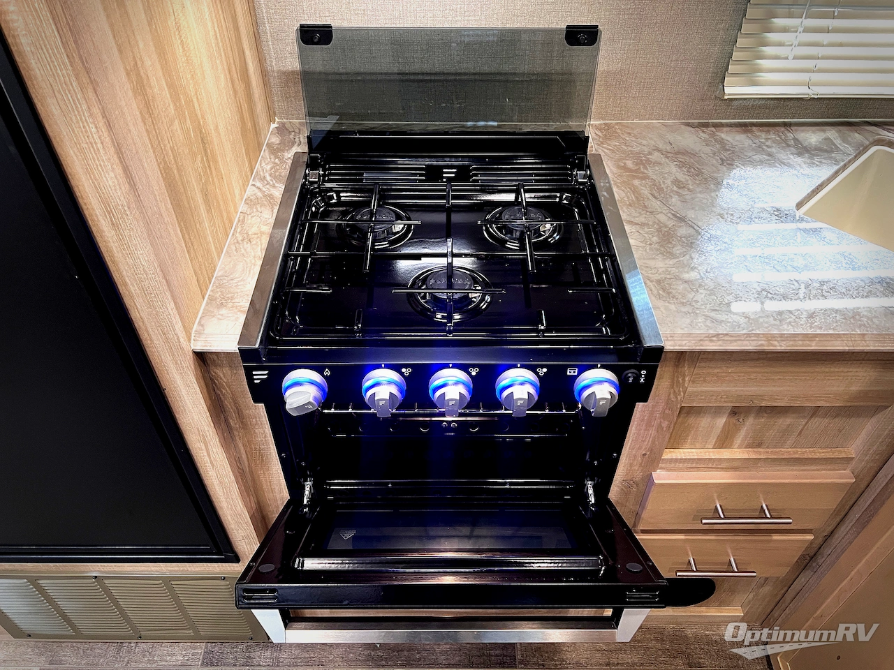 2021 Coachmen Catalina Legacy 323BHDSCK Photo 13