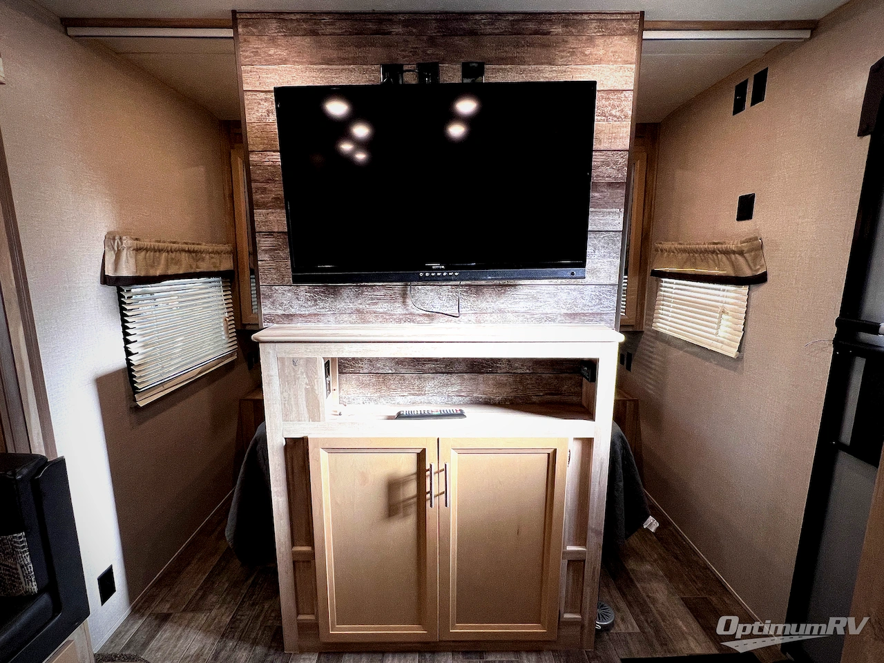 2021 Coachmen Catalina Legacy 323BHDSCK Photo 17