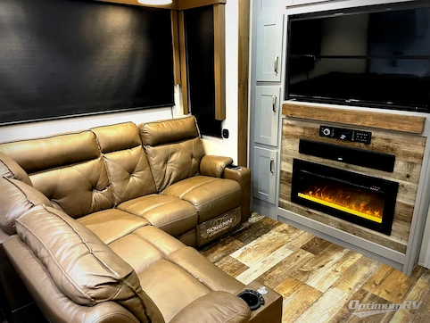 2020 Keystone Fuzion 430 RV Photo 3