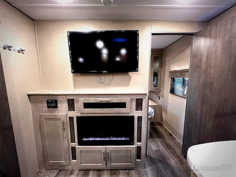 2022 Coachmen Catalina Legacy 323BHDSCK RV Photo 2
