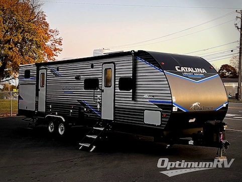 Used 2022 Coachmen Catalina Legacy 323BHDSCK Featured Photo