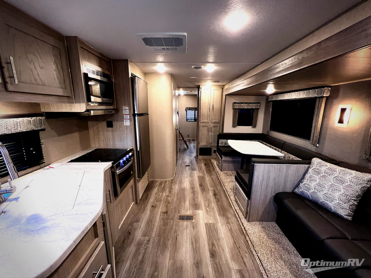 2022 Coachmen Catalina Legacy 323BHDSCK Photo 5