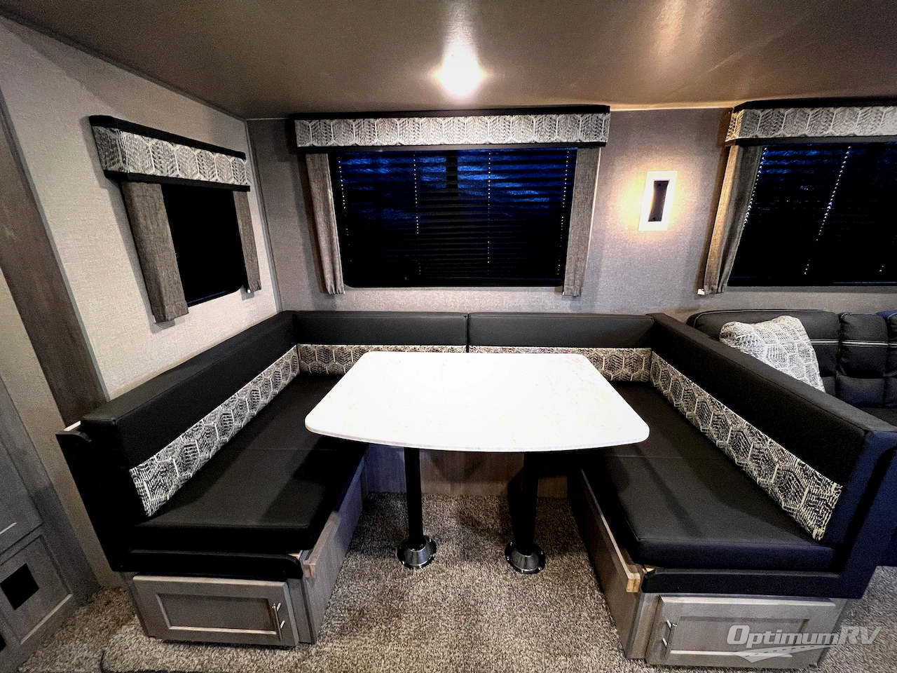 2022 Coachmen Catalina Legacy 323BHDSCK Photo 7