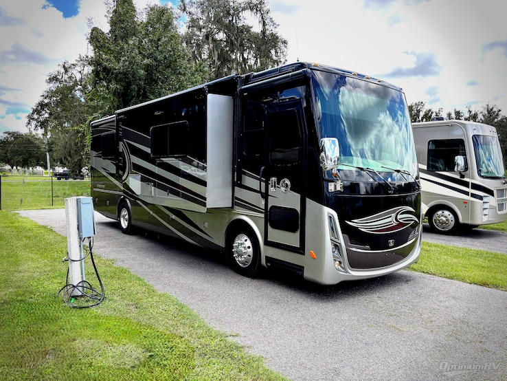 2017 Tiffin Allegro Breeze 32 BR RV Photo 1