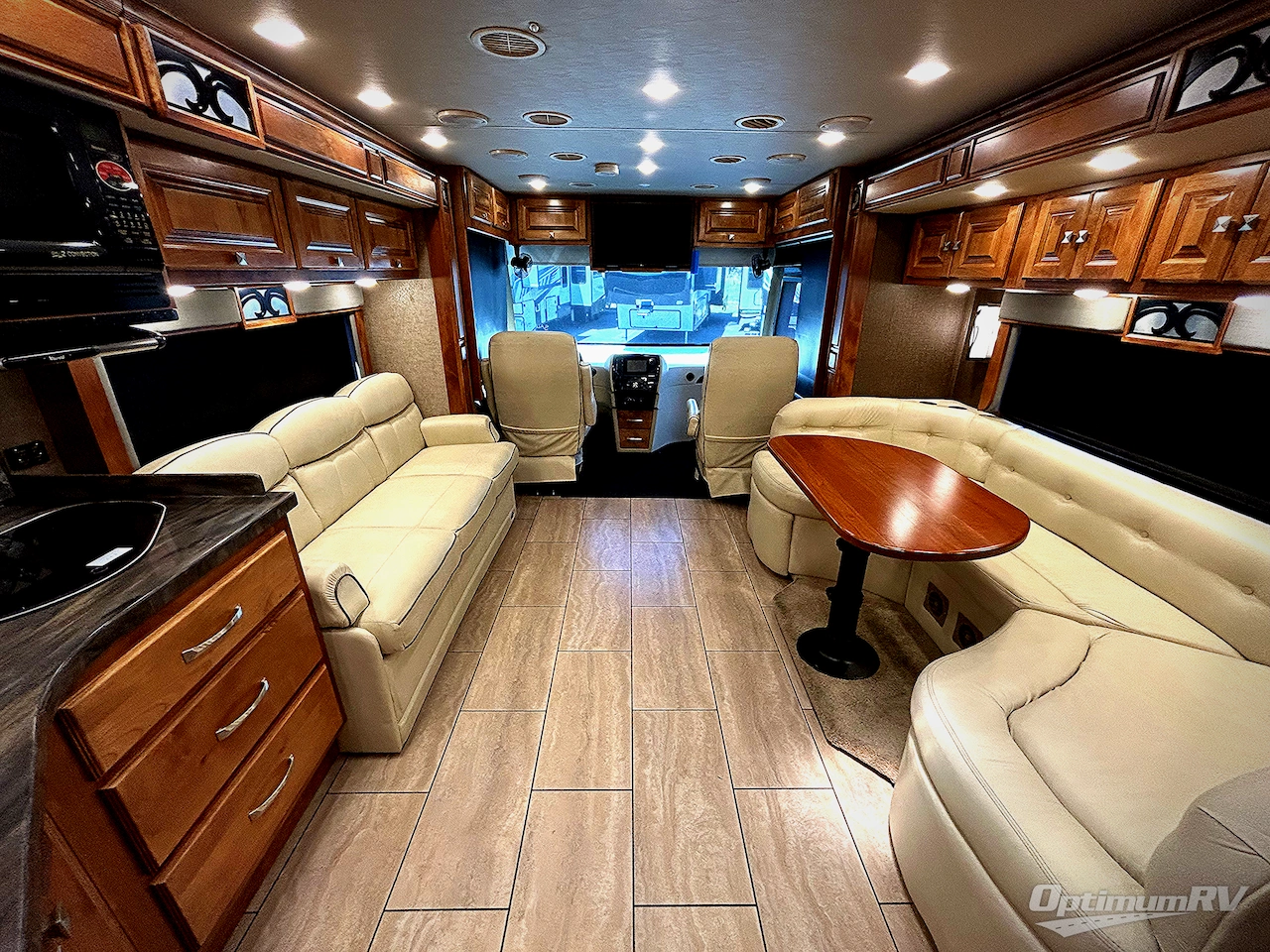 2017 Tiffin Allegro Breeze 32 BR Photo 8