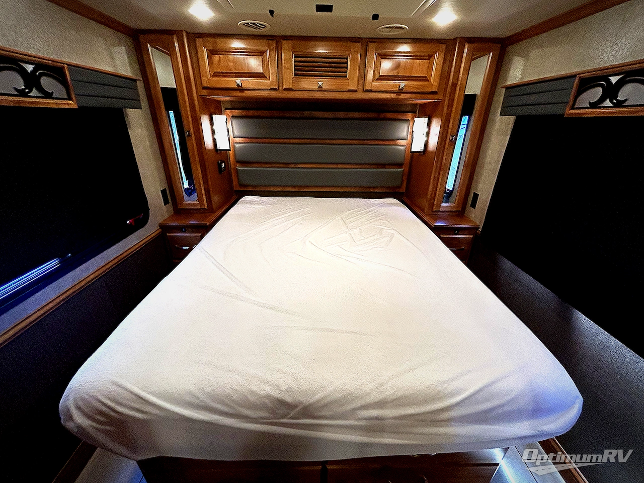 2017 Tiffin Allegro Breeze 32 BR Photo 18