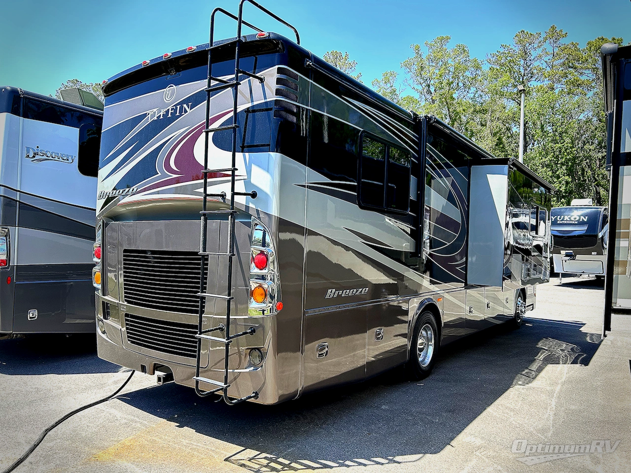 2017 Tiffin Allegro Breeze 32 BR Photo 2