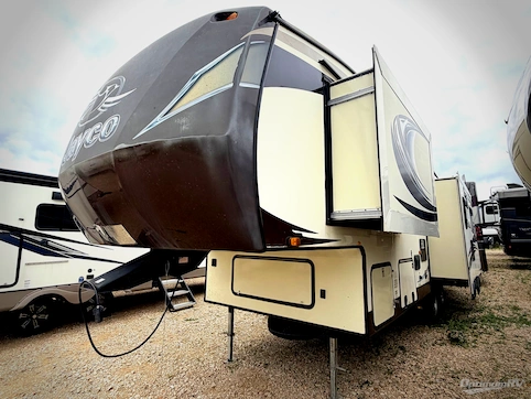 2015 Jayco Eagle HT 27.5RLTS RV Photo 2