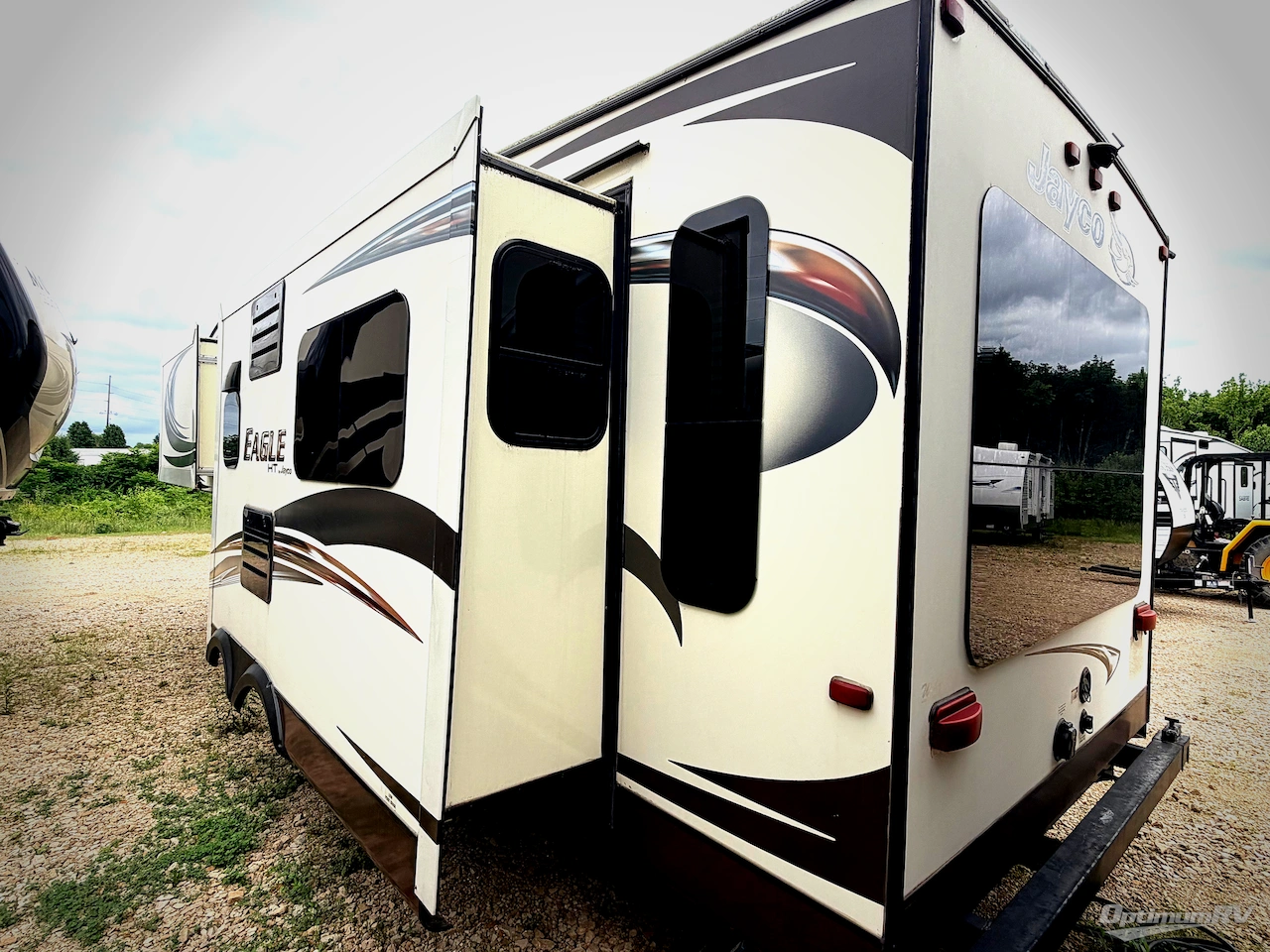 2015 Jayco Eagle HT 27.5RLTS Photo 3