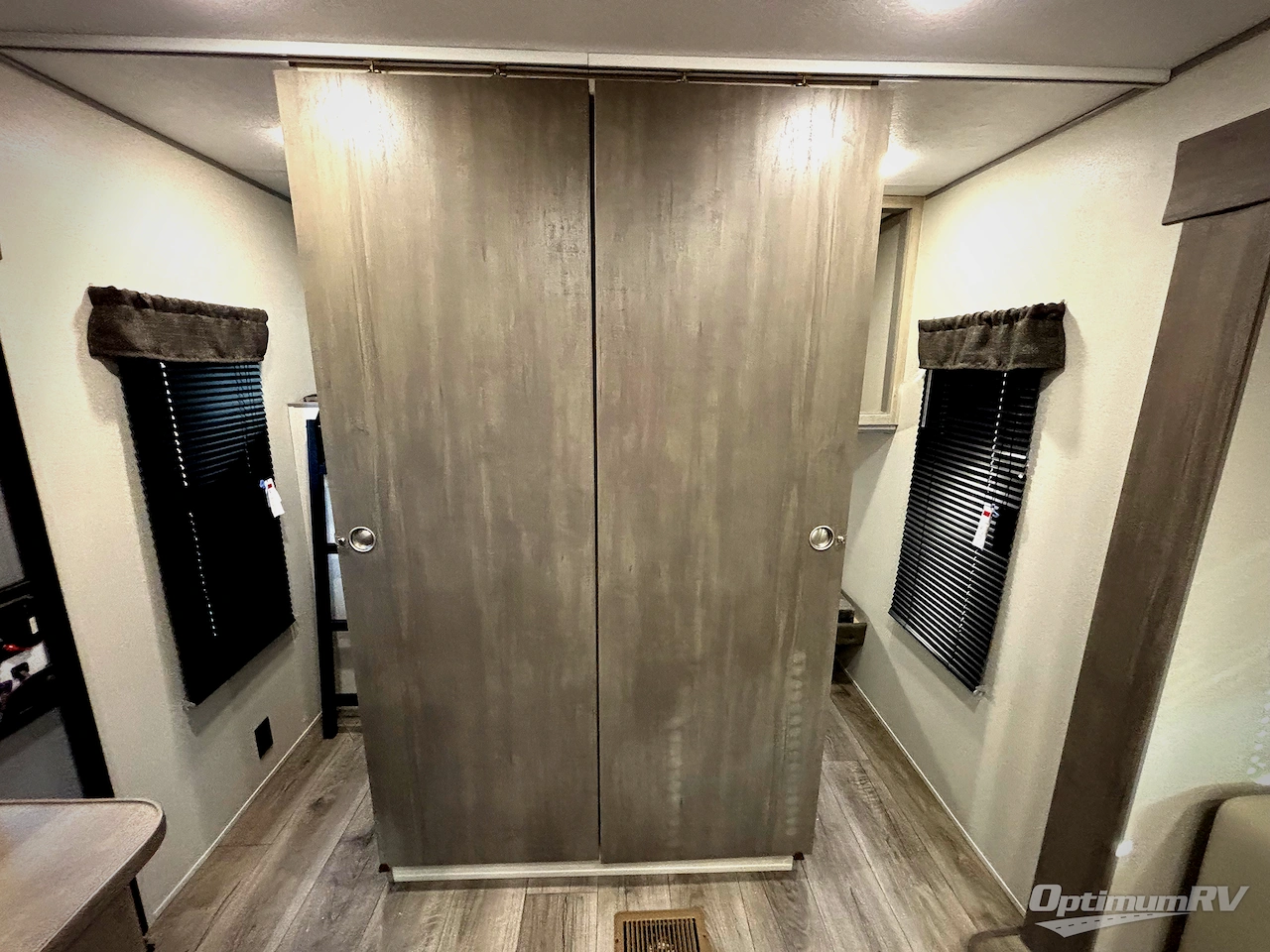 2026 Coachmen Catalina Legacy Edition 333DORM Photo 20