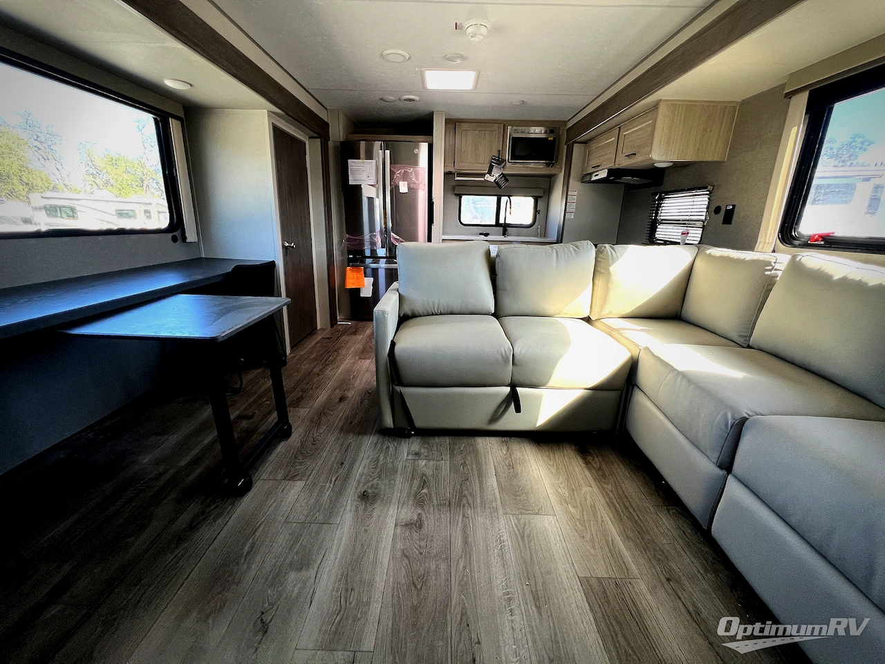 2026 Coachmen Catalina Legacy Edition 323MAZE Photo 5