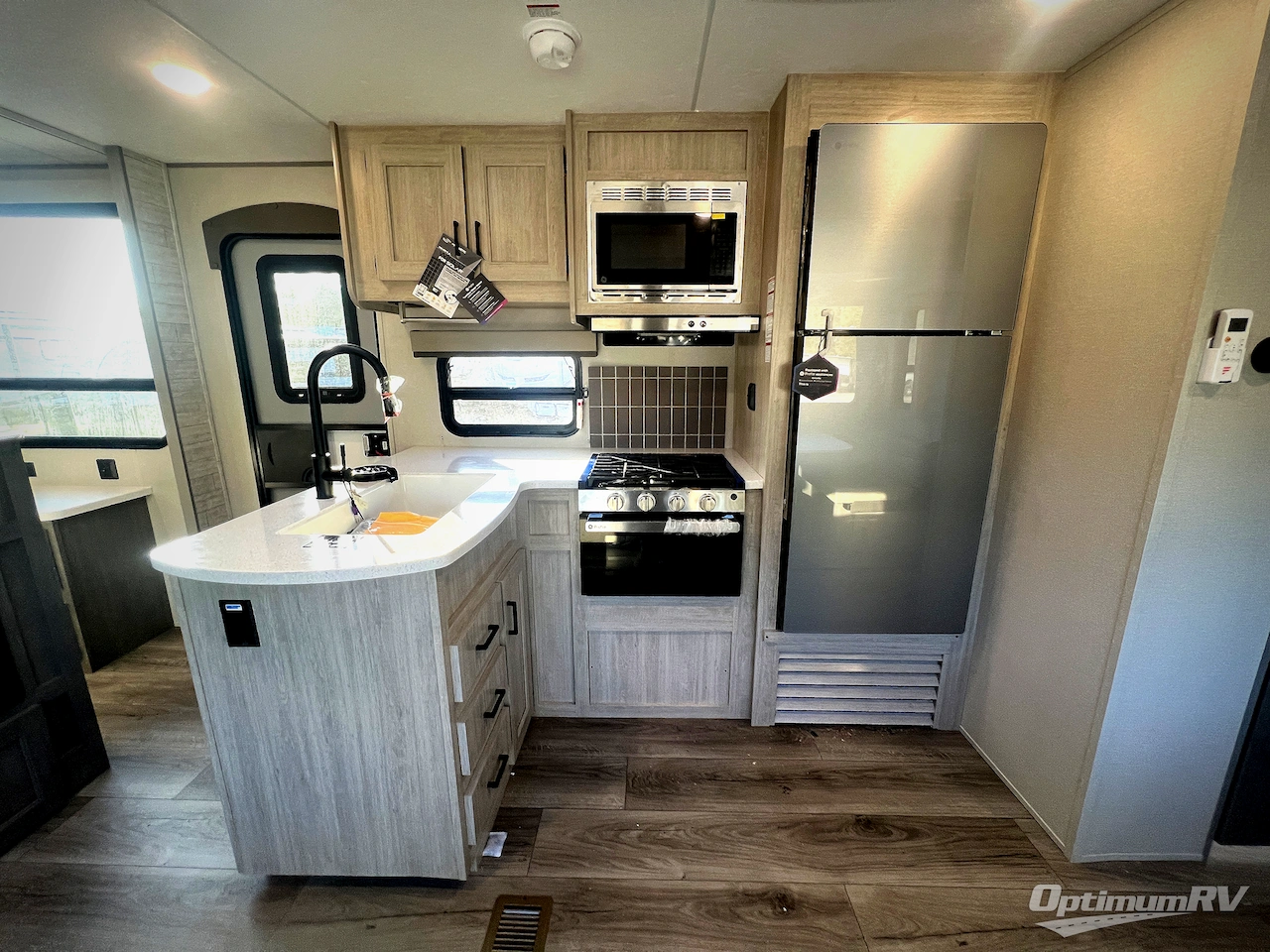 2026 Coachmen Catalina Legacy Edition 343BHTS Photo 8