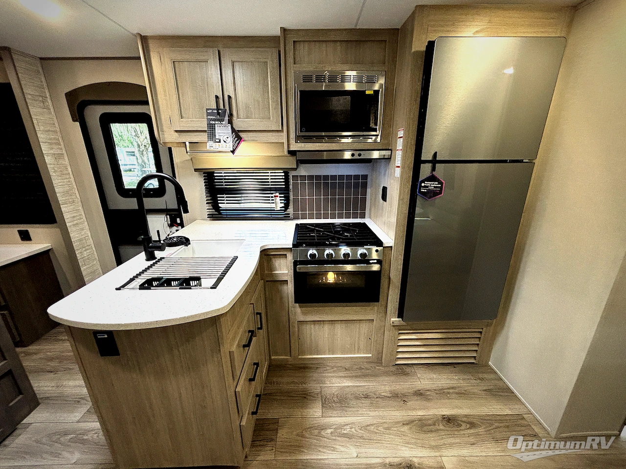 2026 Coachmen Catalina Legacy Edition 343BHTS Photo 3