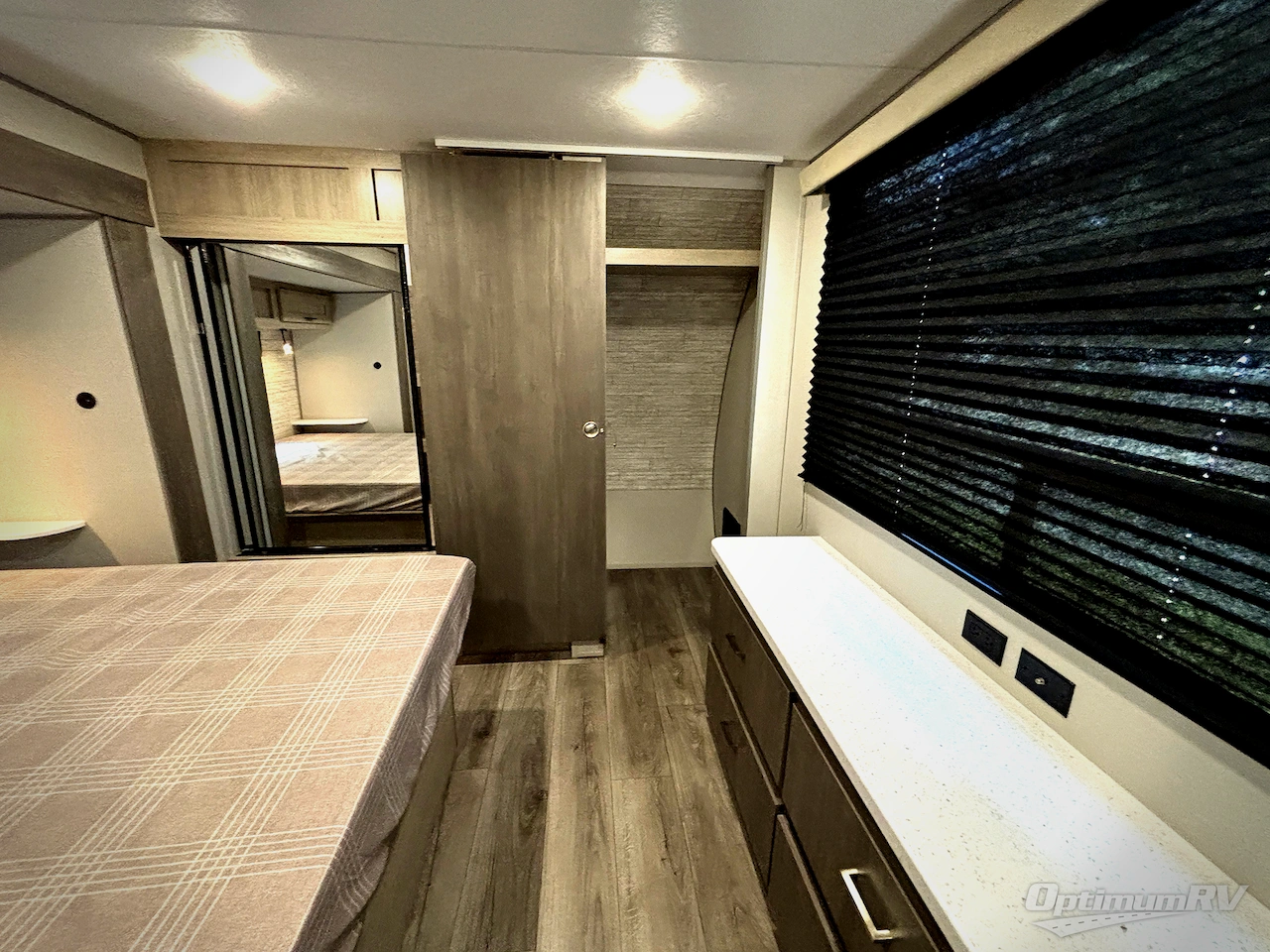 2026 Coachmen Catalina Legacy Edition 343BHTS Photo 4