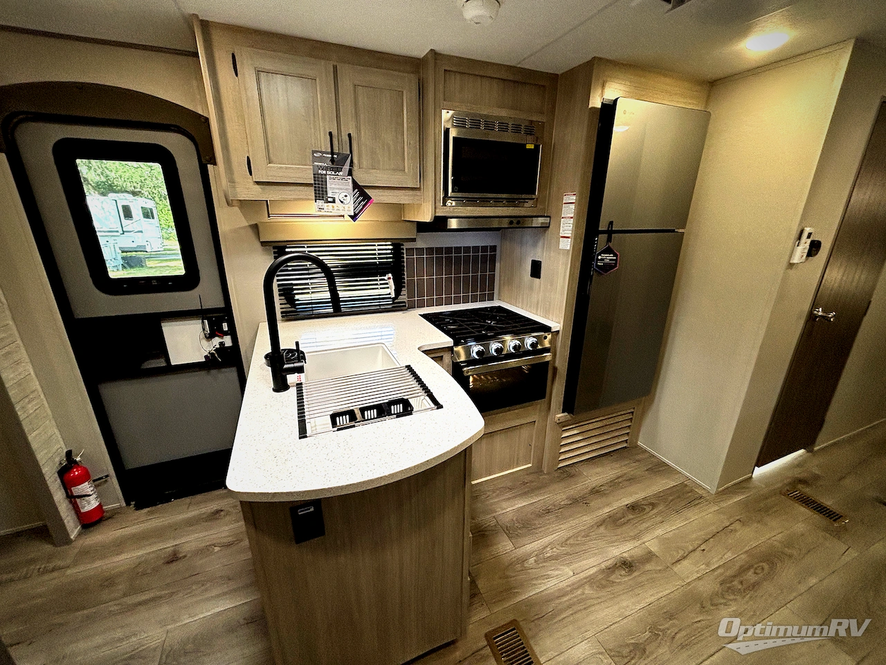 2026 Coachmen Catalina Legacy Edition 343BHTS Photo 10