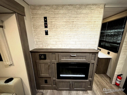 2026 Coachmen Catalina Legacy Edition 343BHTS RV Photo 3