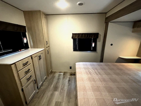 2026 Coachmen Catalina Legacy Edition 343BHTS RV Photo 4