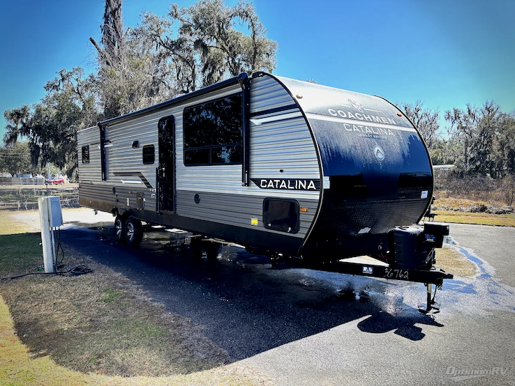2026 Coachmen Catalina Legacy Edition 343BHTS RV Photo 1