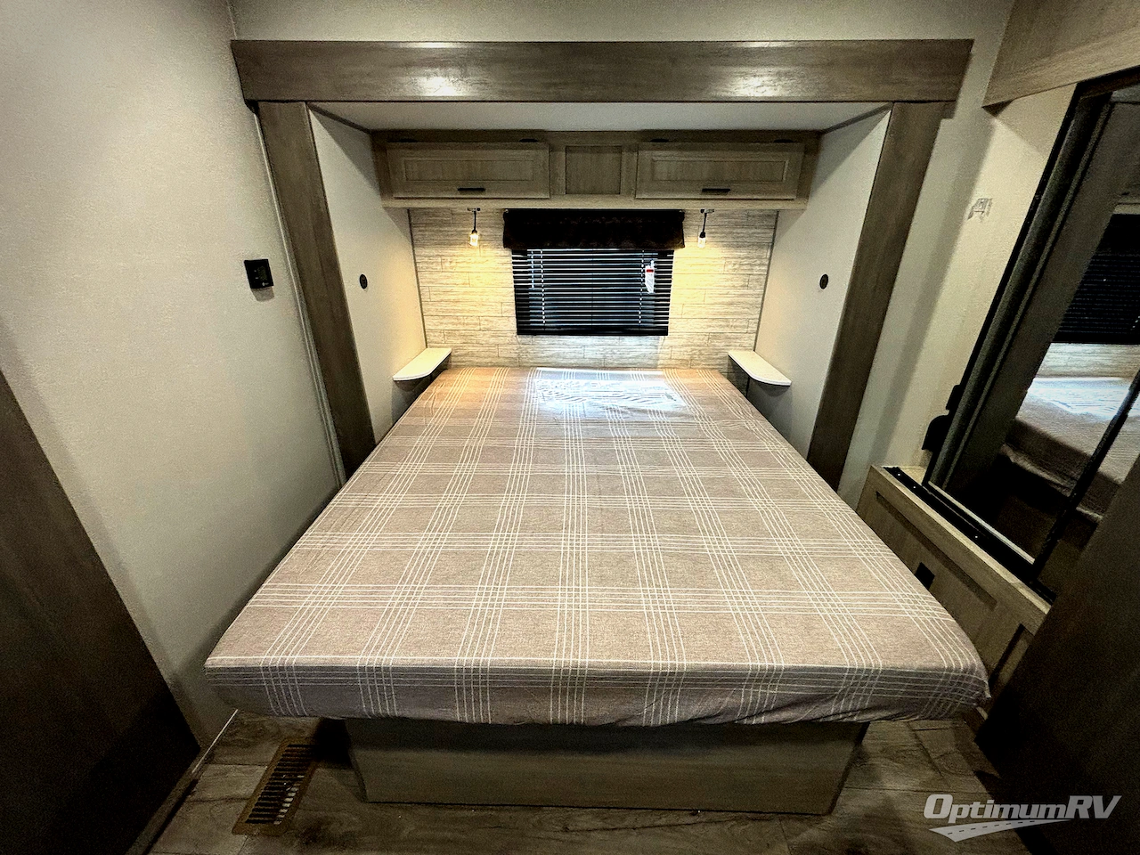 2026 Coachmen Catalina Legacy Edition 343BHTS Photo 8