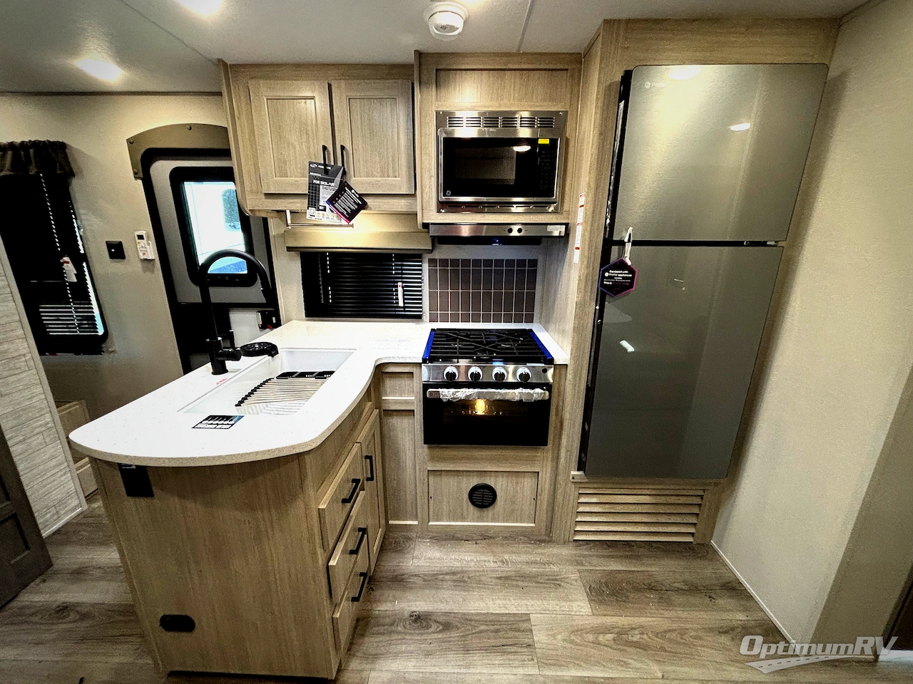 2026 Coachmen Catalina Legacy Edition 333DBDS Photo 6