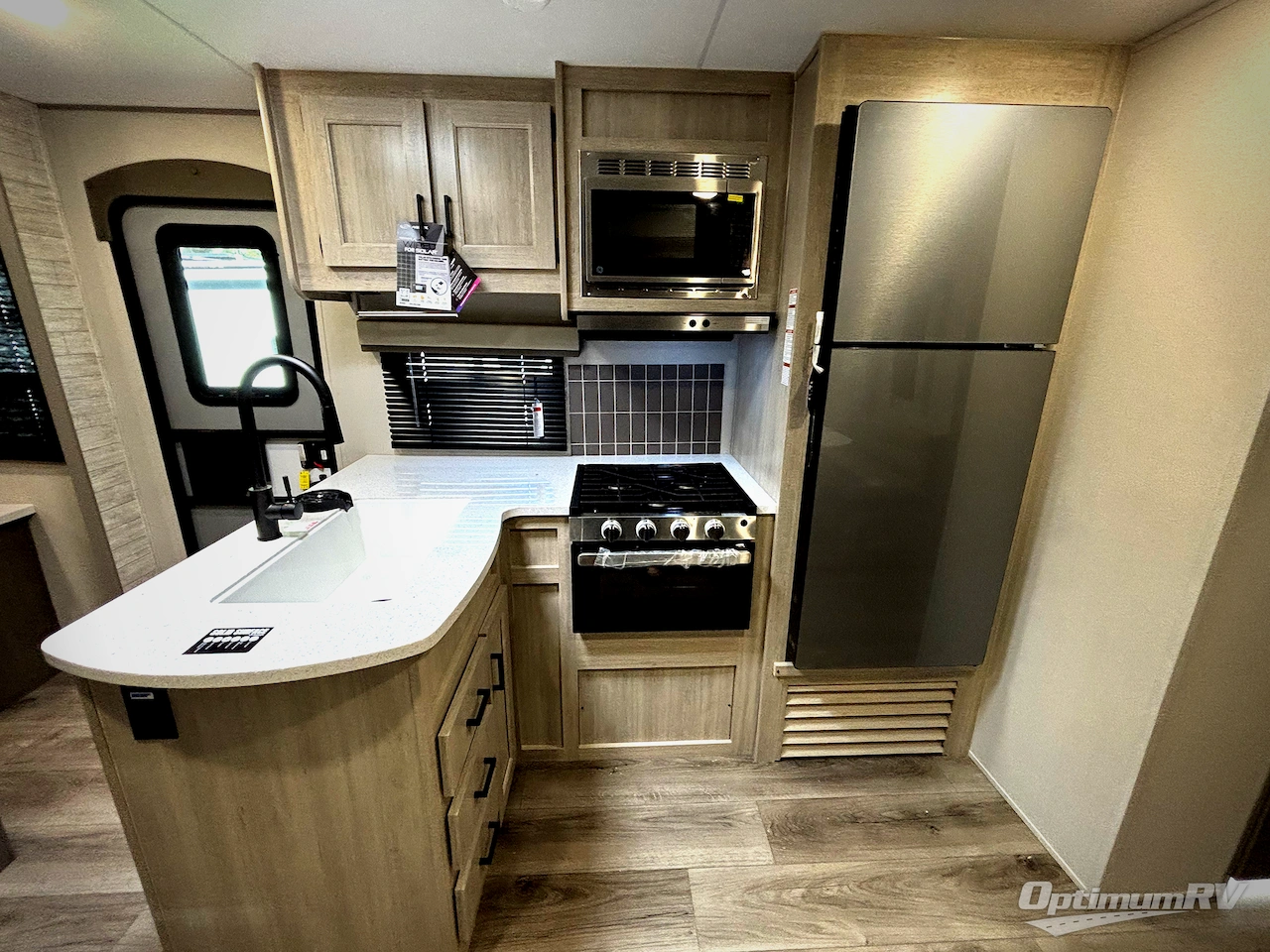 2026 Coachmen Catalina Legacy Edition 343BHTS Photo 6