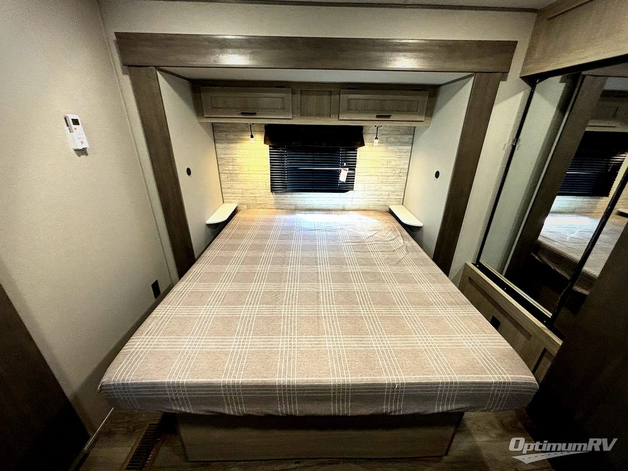 2026 Coachmen Catalina Legacy Edition 343BHTS Photo 8