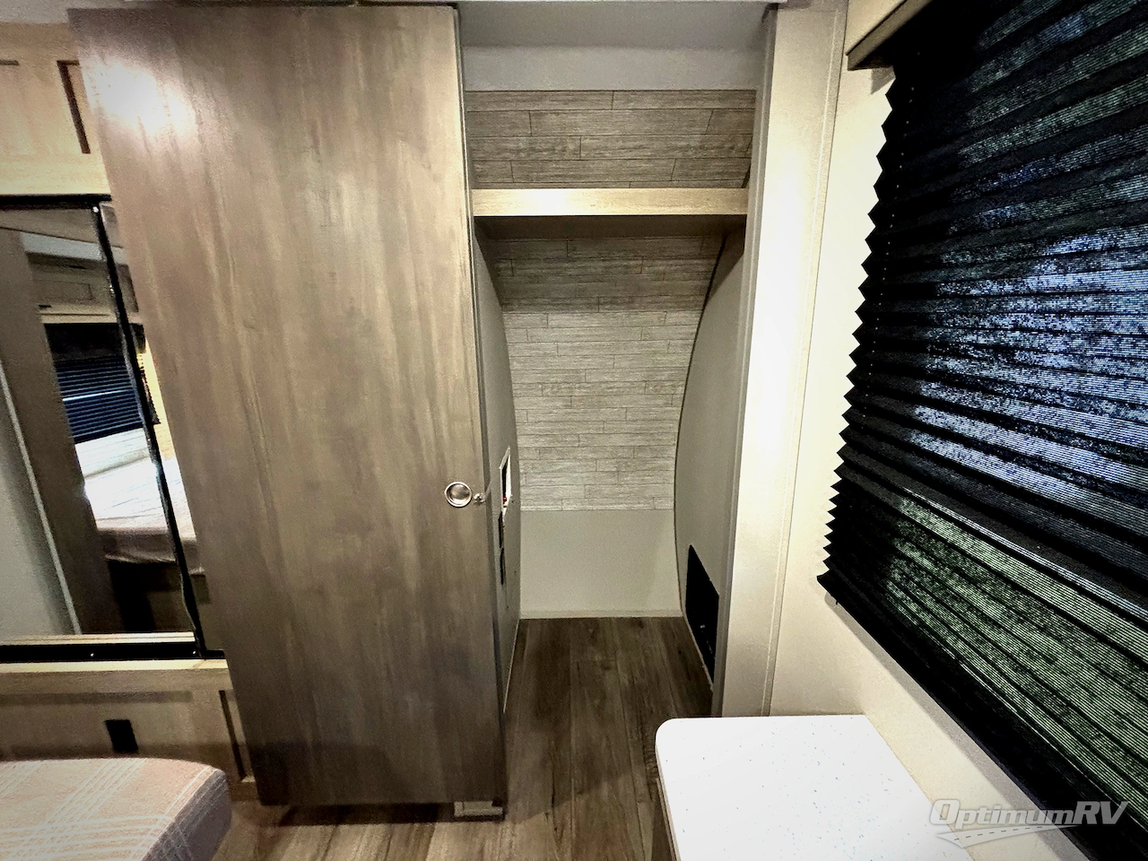 2026 Coachmen Catalina Legacy Edition 343BHTS Photo 9