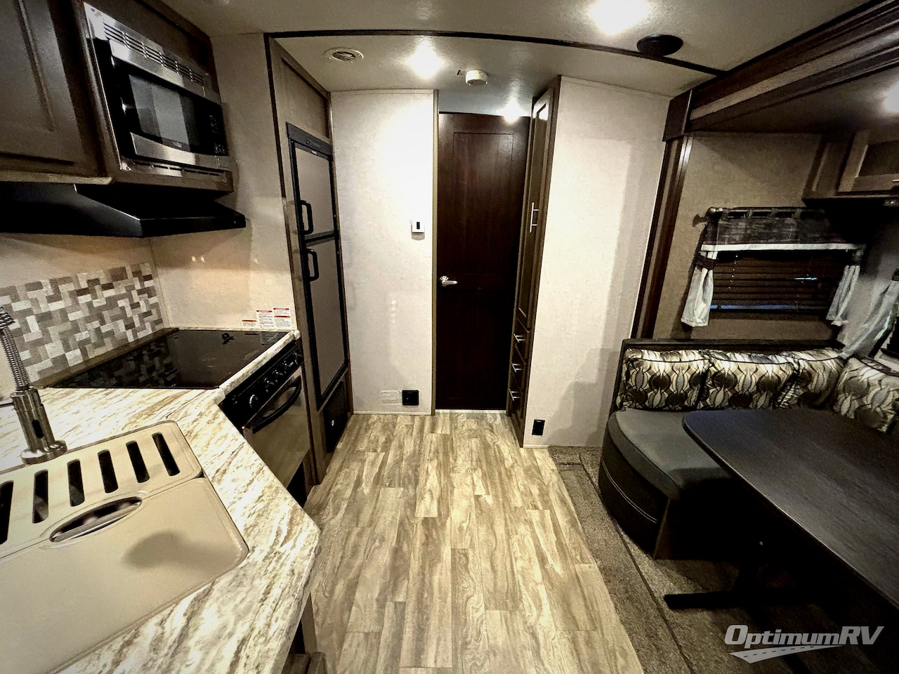 2018 Forest River Surveyor 243RBS Photo 4