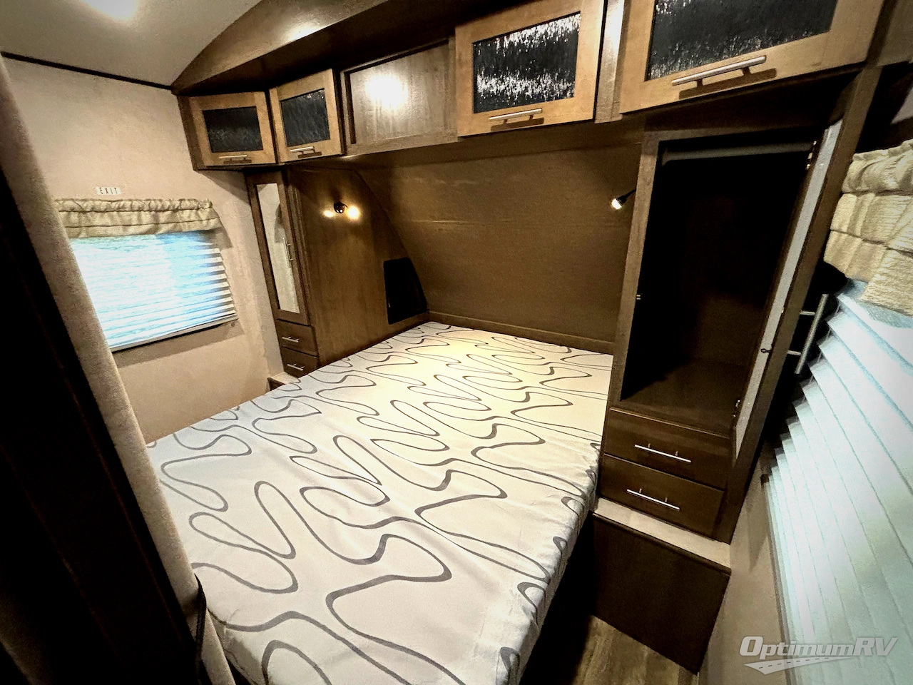 2018 Forest River Surveyor 243RBS Photo 7