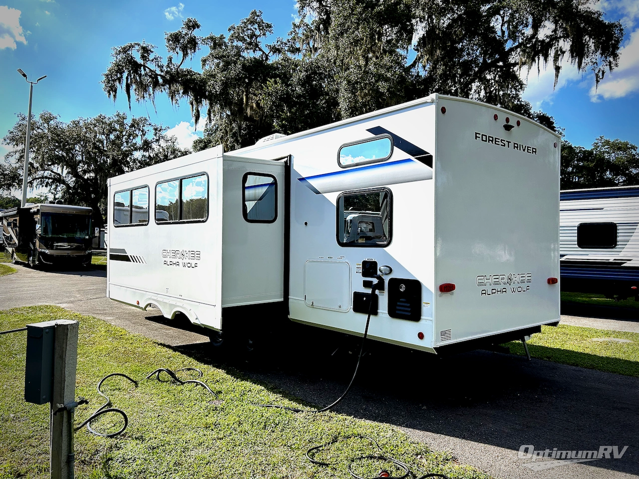 2026 Forest River Cherokee Alpha Wolf 26DBH Photo 3
