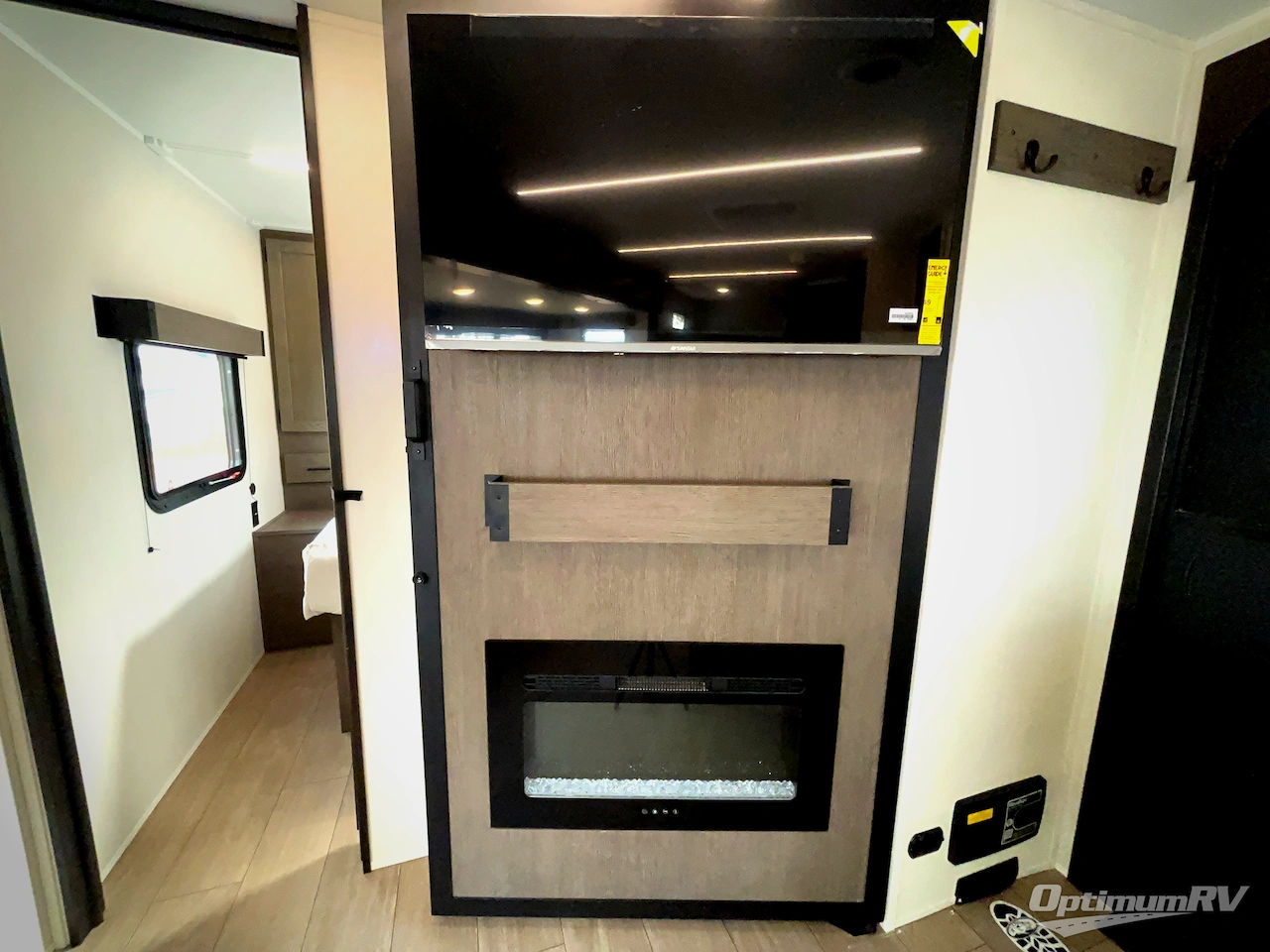 2026 Forest River Cherokee Alpha Wolf 26DBH Photo 15