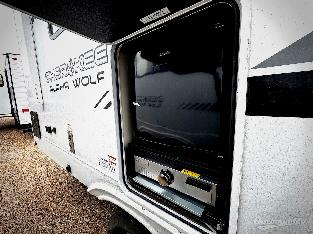 2026 Forest River Cherokee Alpha Wolf 21RB Photo 3