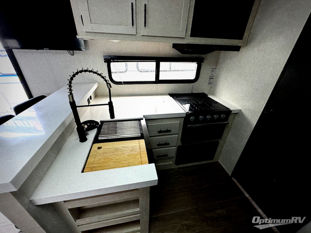 2026 Forest River Cherokee Alpha Wolf 21RB Photo 7