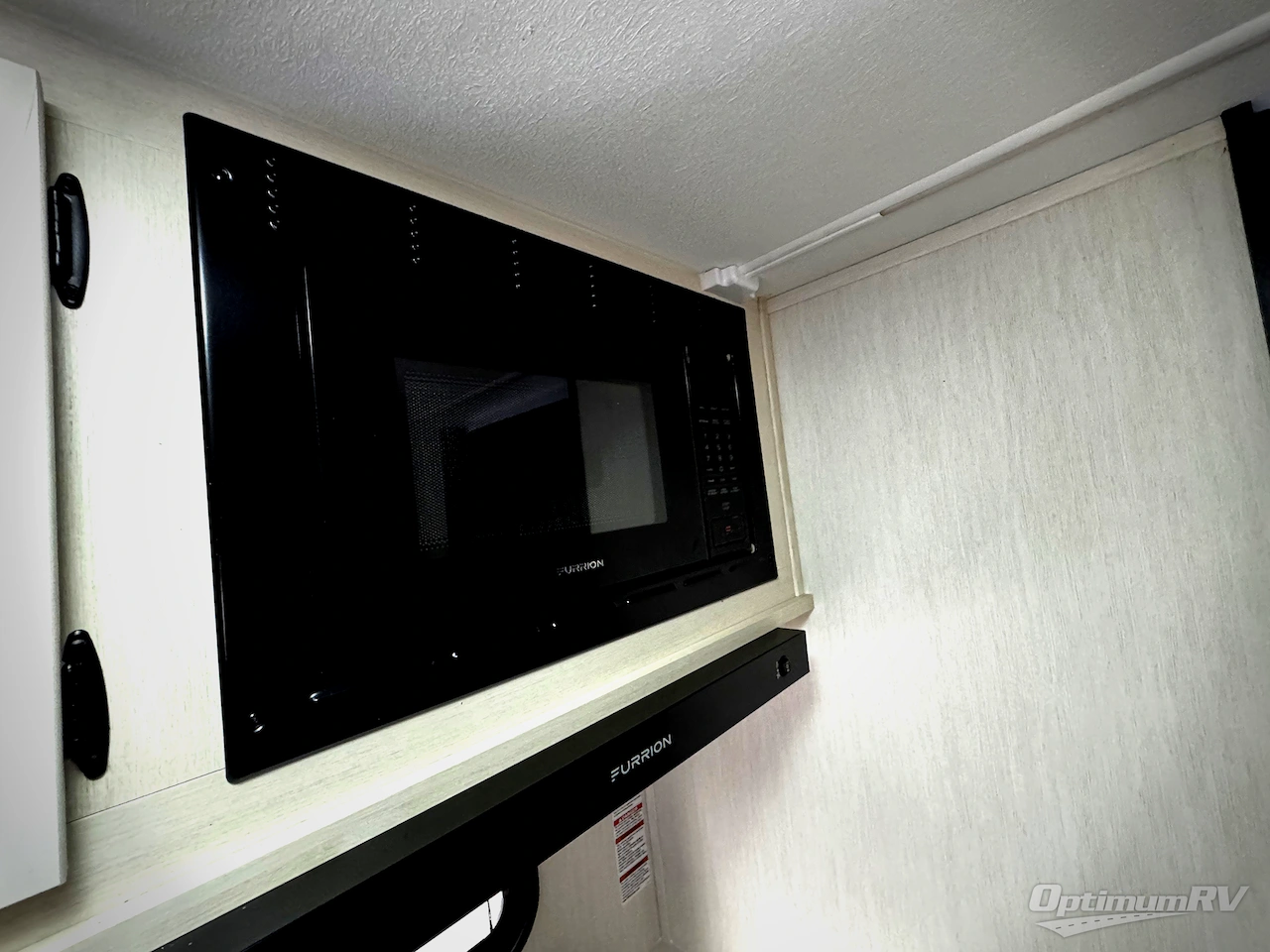 2026 Forest River Cherokee Alpha Wolf 21RB Photo 9